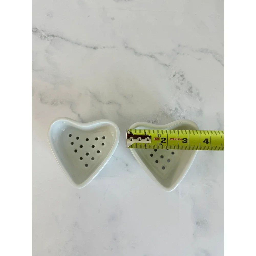 VTG Pair (2) White Ironstone Coeur a la Creme Cheese Molds 3.5